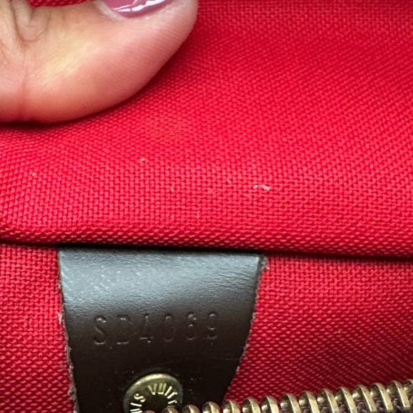 Louis Vuitton Speedy Bag - Picture 6 of 12